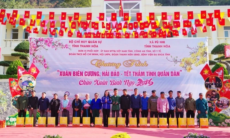 “Xuân biên cương, hải đảo - Tết thắm tình quân dân”