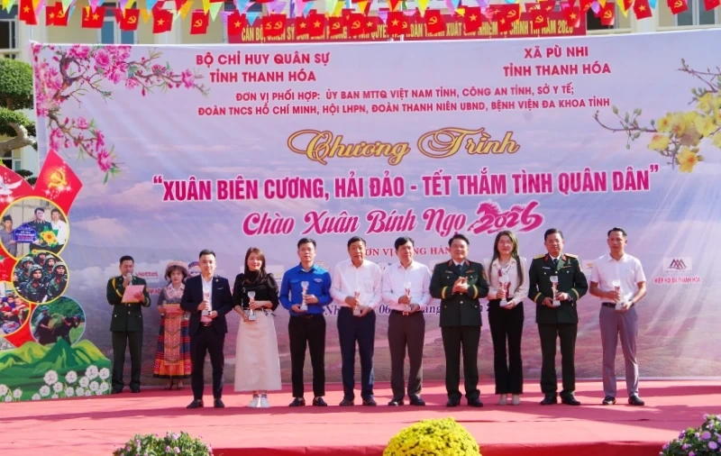 “Xuân biên cương, hải đảo - Tết thắm tình quân dân”