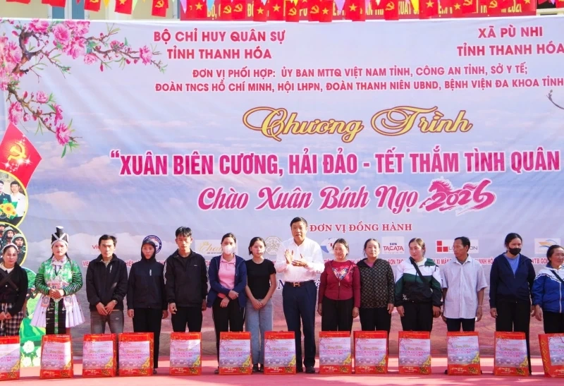 “Xuân biên cương, hải đảo - Tết thắm tình quân dân”