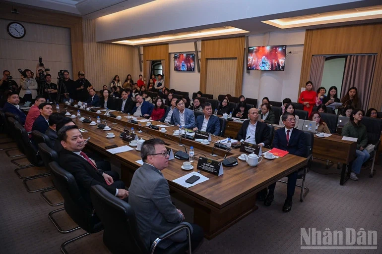 Báo Nhân Dân ra mắt MV “Song From A Secret Garden – Secret Garden in Vietnam” quảng bá du lịch Việt Nam