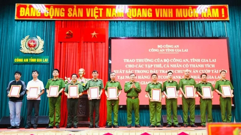 Công an tỉnh Gia Lai thông tin vụ cướp ngân hàng Vietcombank, khen thưởng lực lượng phá án