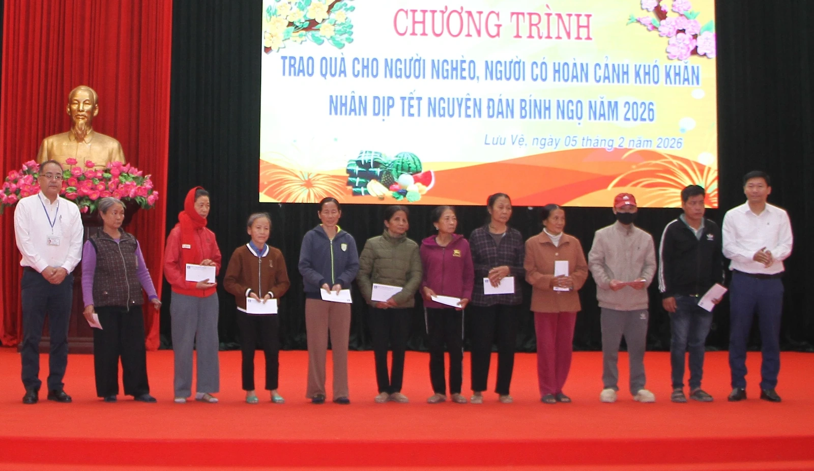 Xã Lưu Vệ và các đơn vị tài trợ trao gần 300 suất quà tết cho hộ nghèo, cận nghèo