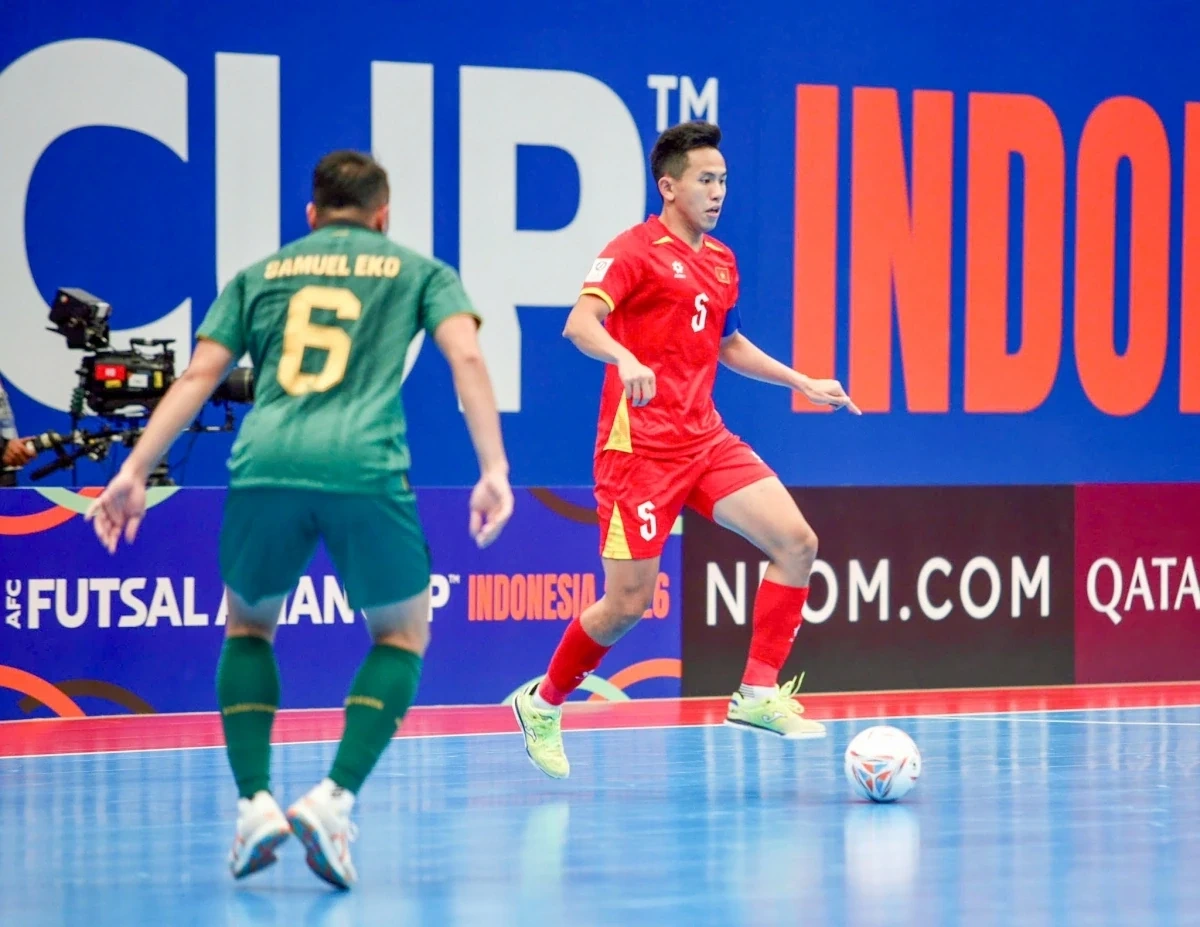 Chủ tịch FIFA đề xuất gỡ bỏ lệnh cấm với bóng đá Nga; ĐT Futsal Việt Nam dừng bước trước Indonesia