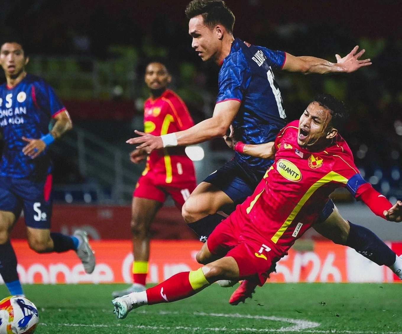 Nam Định vào bán kết Cúp C1 Đông Nam Á; Indonesia lập kỳ tích tại giải Futsal châu Á