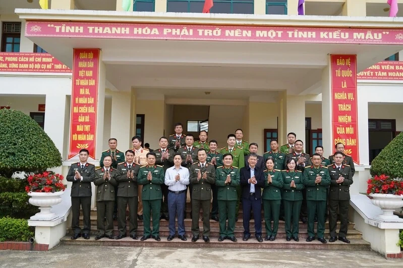 Giám đốc Công an tỉnh Tô Anh Dũng thăm, tặng quà Tết tại xã Ngọc Lặc