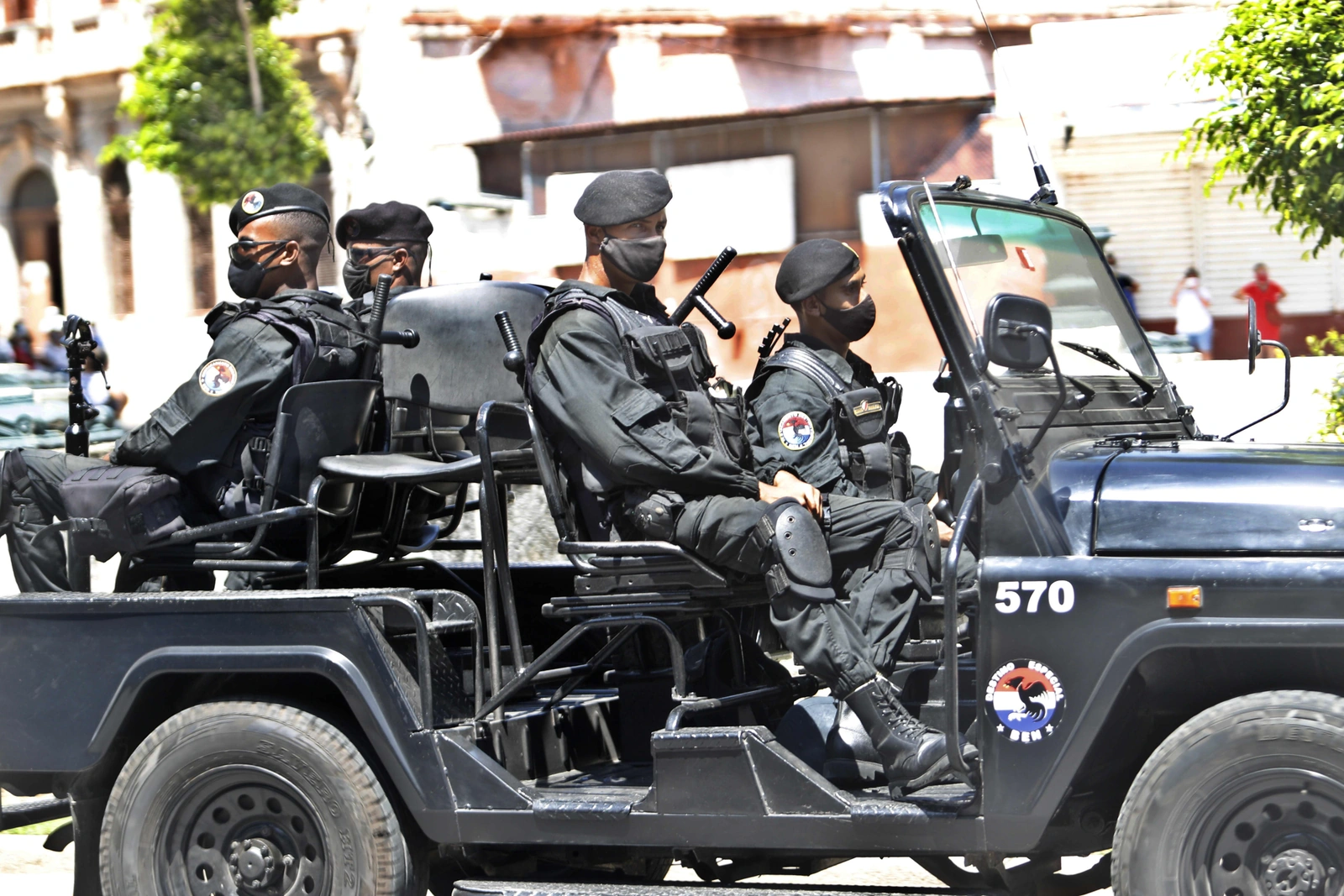 Chủ tịch Cuba: Rà soát, cập nhật phương án chuyển sang thiết quân luật trong tình huống khẩn cấp