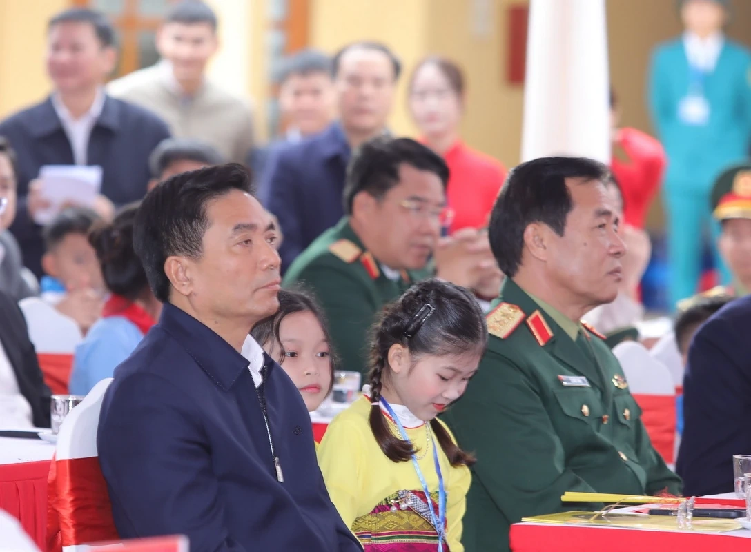 Thủ tướng Chính phủ Phạm Minh Chính dự lễ khởi công Trường liên cấp Cẩm Thạch