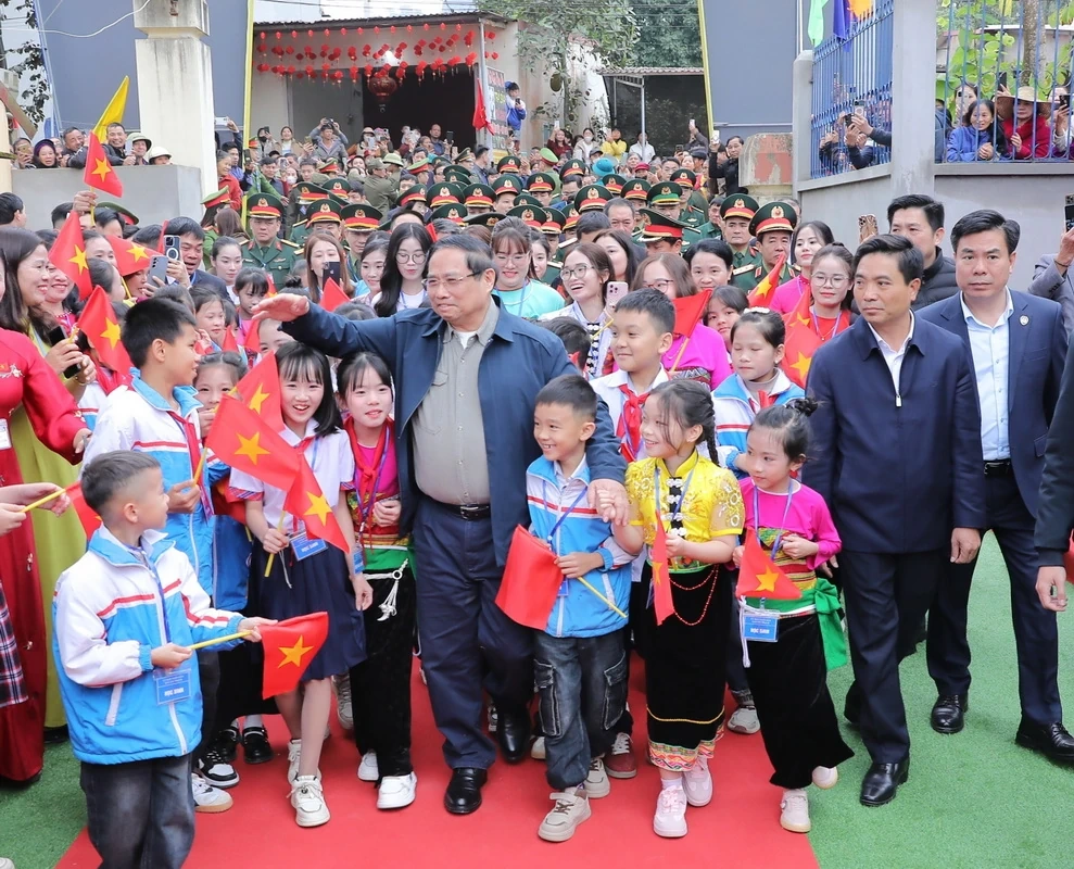 Thủ tướng Chính phủ Phạm Minh Chính dự lễ khởi công Trường liên cấp Cẩm Thạch