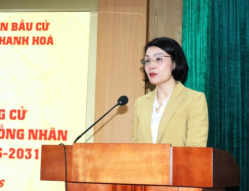 Bàn giao danh sách những người ứng cử ĐBQH khóa XVI và đại biểu HĐND tỉnh Thanh Hóa