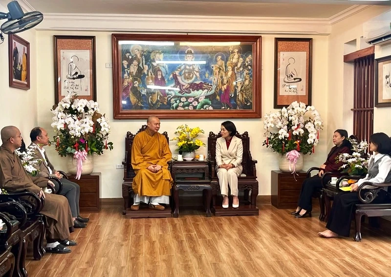 Phó Chủ tịch Thường trực Ủy ban MTTQ tỉnh Đỗ Thị Toán thăm, chúc Tết các cơ sở tôn giáo