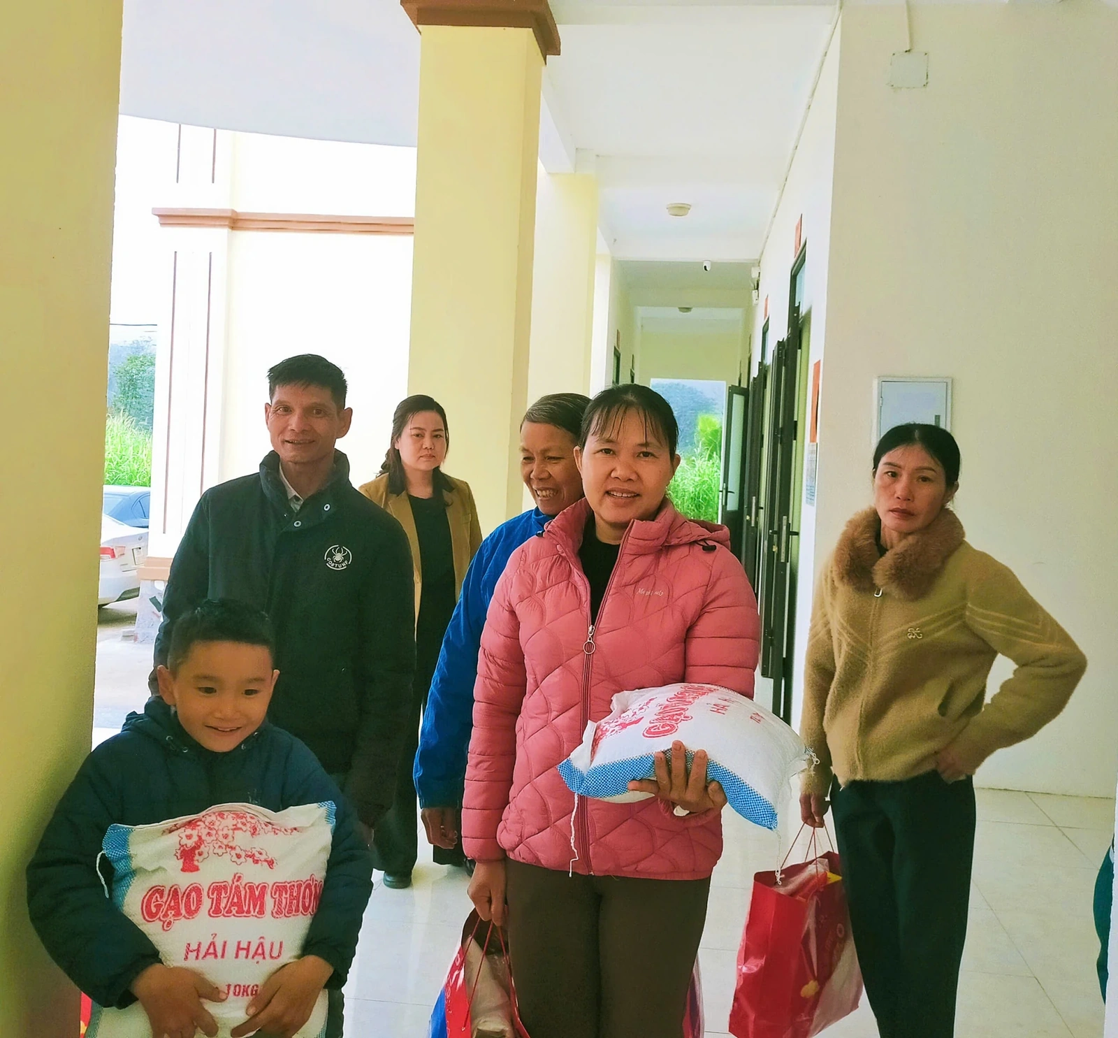 Xuân ấm trẻ em mồ côi