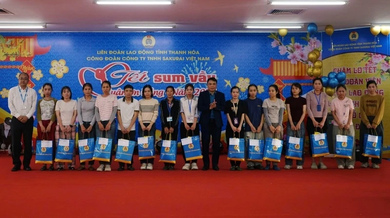 Doanh nghiệp FDI chăm lo Tết cho người lao động