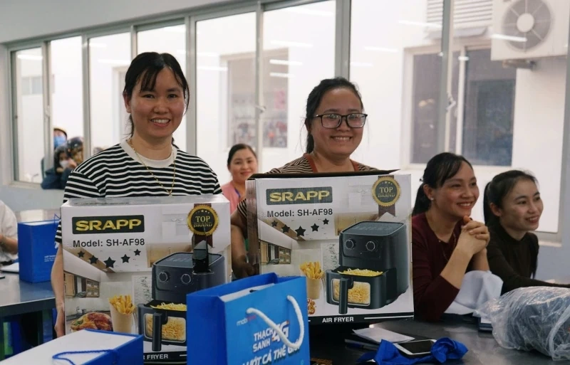 Doanh nghiệp FDI chăm lo Tết cho người lao động