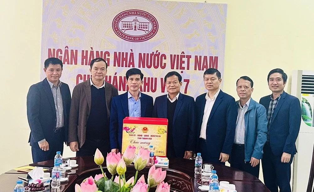 Phó Chủ tịch HĐND tỉnh Nguyễn Quang Hải thăm, chúc Tết một số đơn vị ngành tài chính - ngân hàng