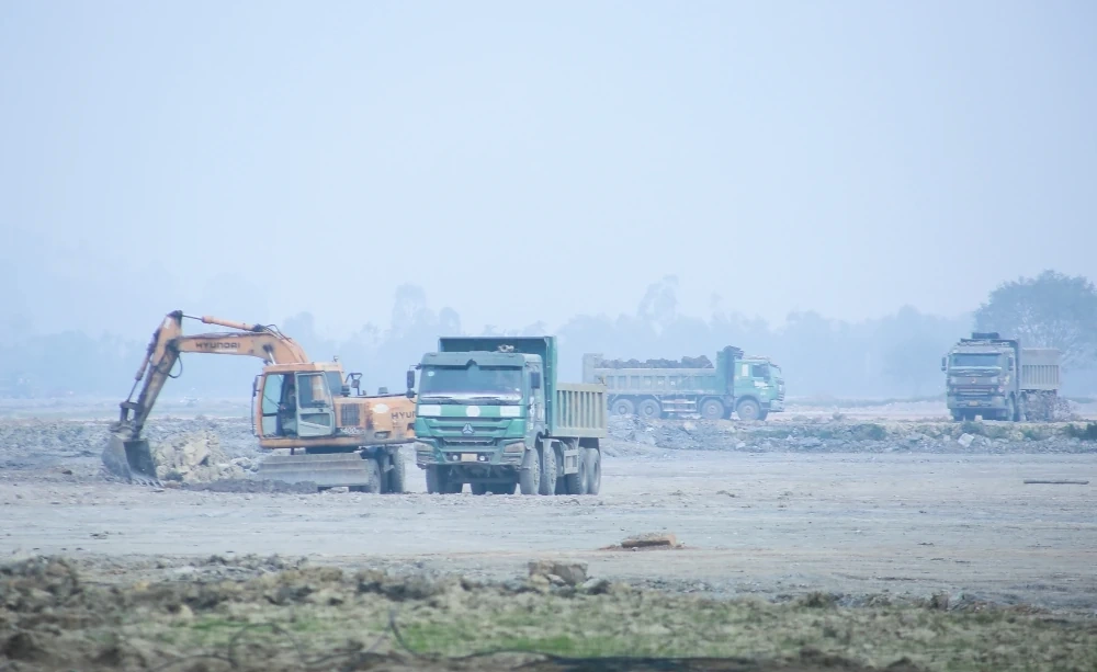 Nhộn nhịp trên công trường những ngày giáp Tết