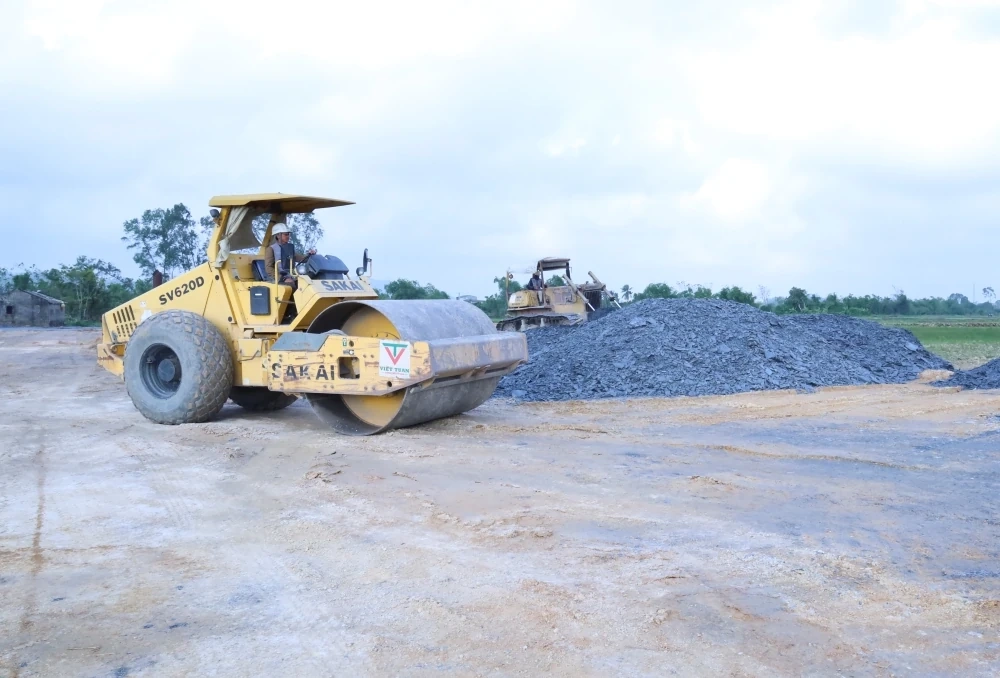 Nhộn nhịp trên công trường những ngày giáp Tết