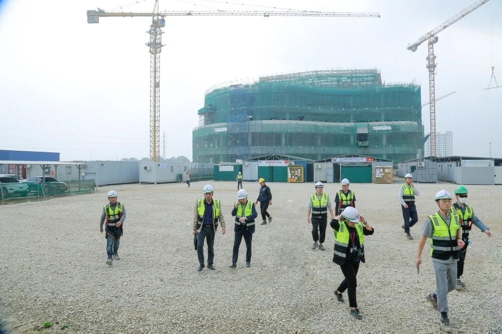 Nhộn nhịp trên công trường những ngày giáp Tết