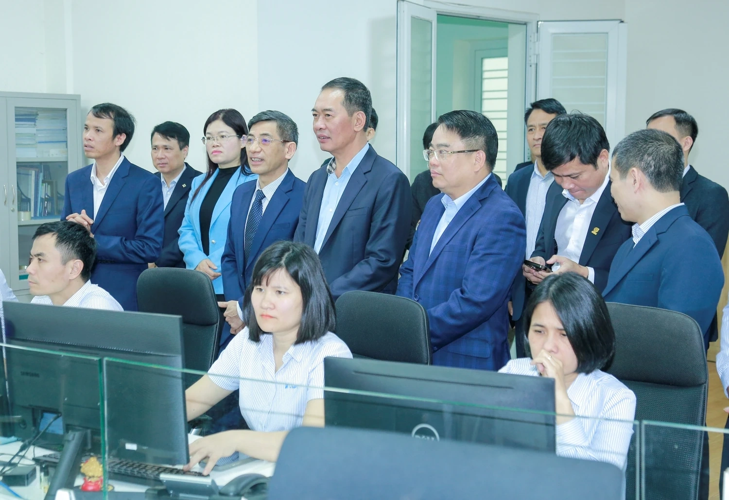 Bảo đảm thông tin liên lạc, chuyển phát thông suốt trong dịp Tết Nguyên đán 2026