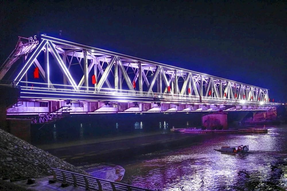 Phố phường lung linh đón Tết Nguyên đán Bính Ngọ 2026