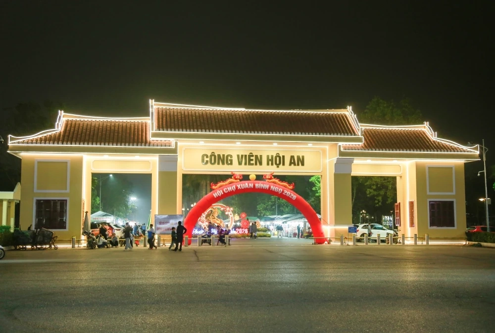 Phố phường lung linh đón Tết Nguyên đán Bính Ngọ 2026