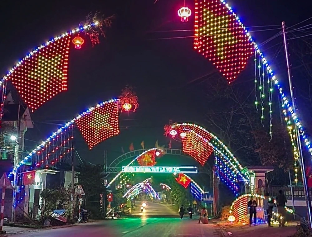 Phố phường lung linh đón Tết Nguyên đán Bính Ngọ 2026