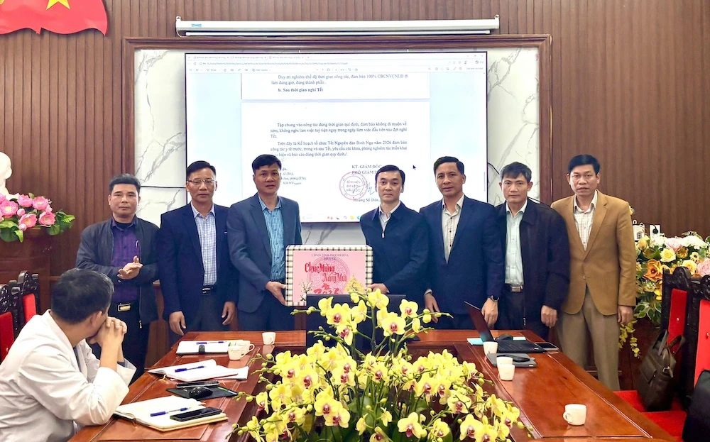 Lãnh đạo Sở Y tế thăm và chúc Tết Đồn biên phòng Đa Lộc và các bệnh viện