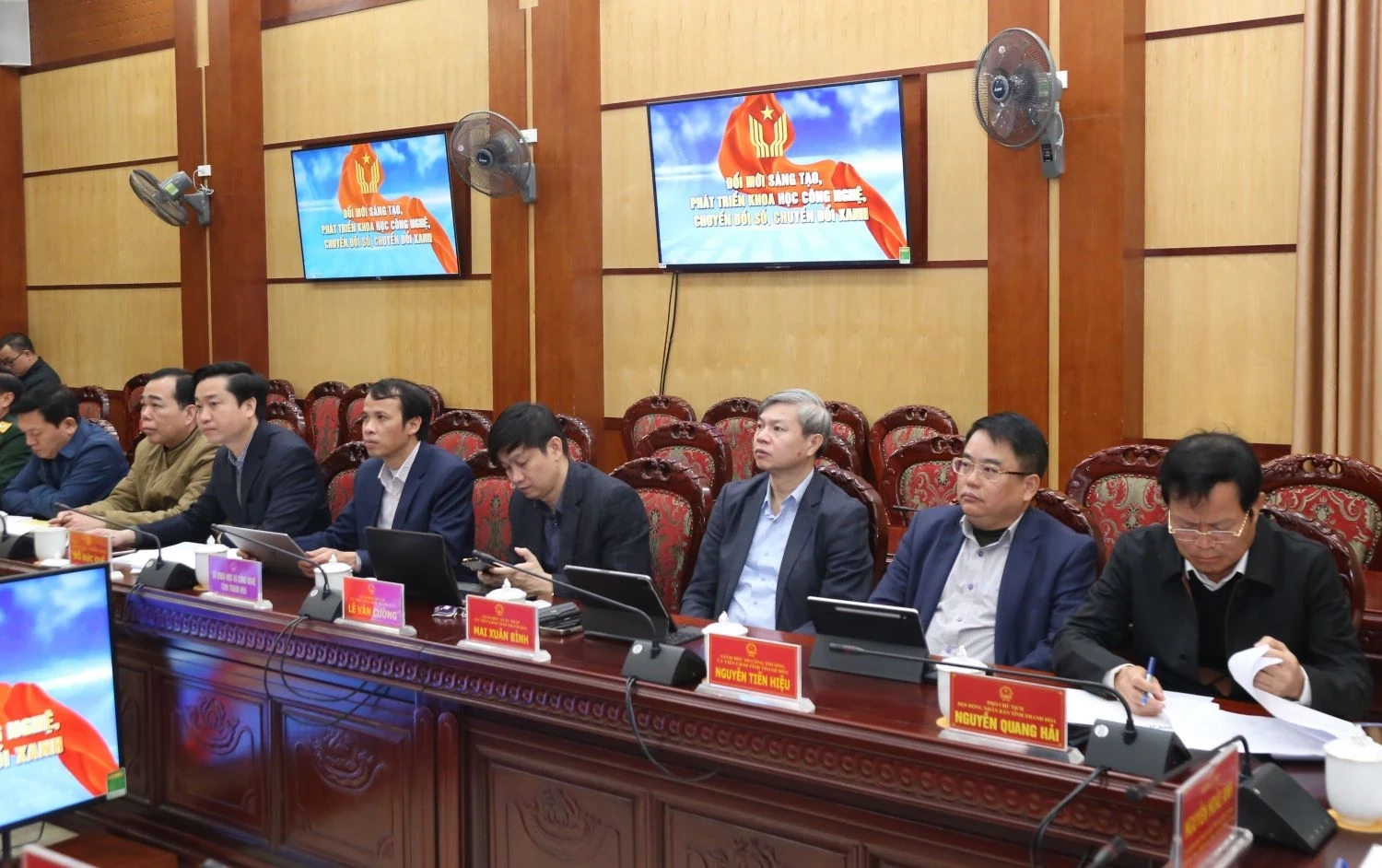 Phát động 2 phong trào thi đua quan trọng nhằm đưa Nghị quyết Đại hội XIV của Đảng đi ngay vào cuộc sống