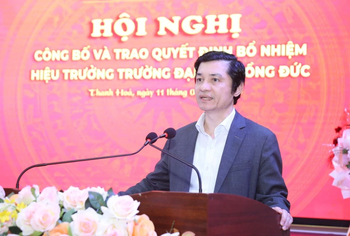 Trao Quyết định bổ nhiệm Hiệu trưởng Trường ĐH Hồng Đức và Trường CĐ Nông nghiệp Thanh Hóa