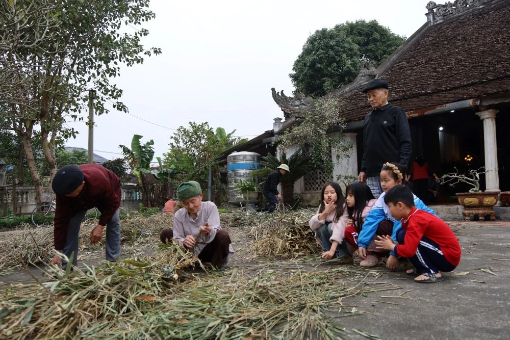 Rộn ràng trước ngày đốt Đình liệu