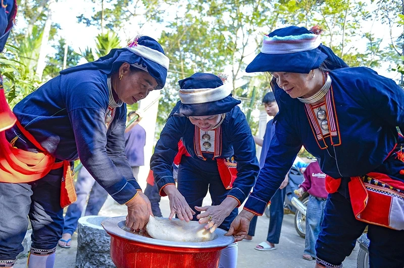 Gìn giữ cội nguồn qua phong tục Tết năm cùng của người Dao