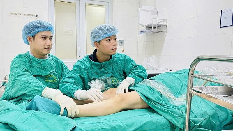 Người thầy thuốc tận tâm, sáng tạo