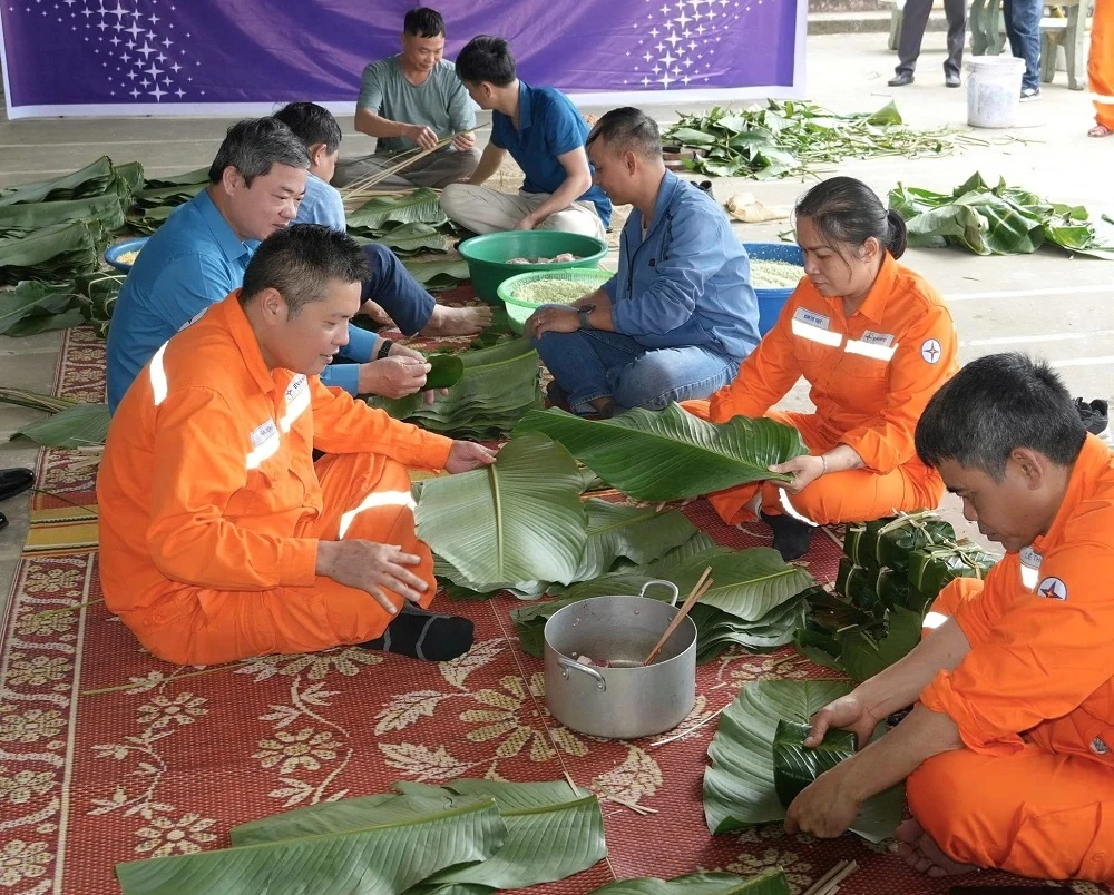 Công đoàn Công ty Điện lực Thanh Hóa chăm lo đoàn viên khó khăn, động viên lực lượng trực vận hành dịp Tết Bính Ngọ 2026