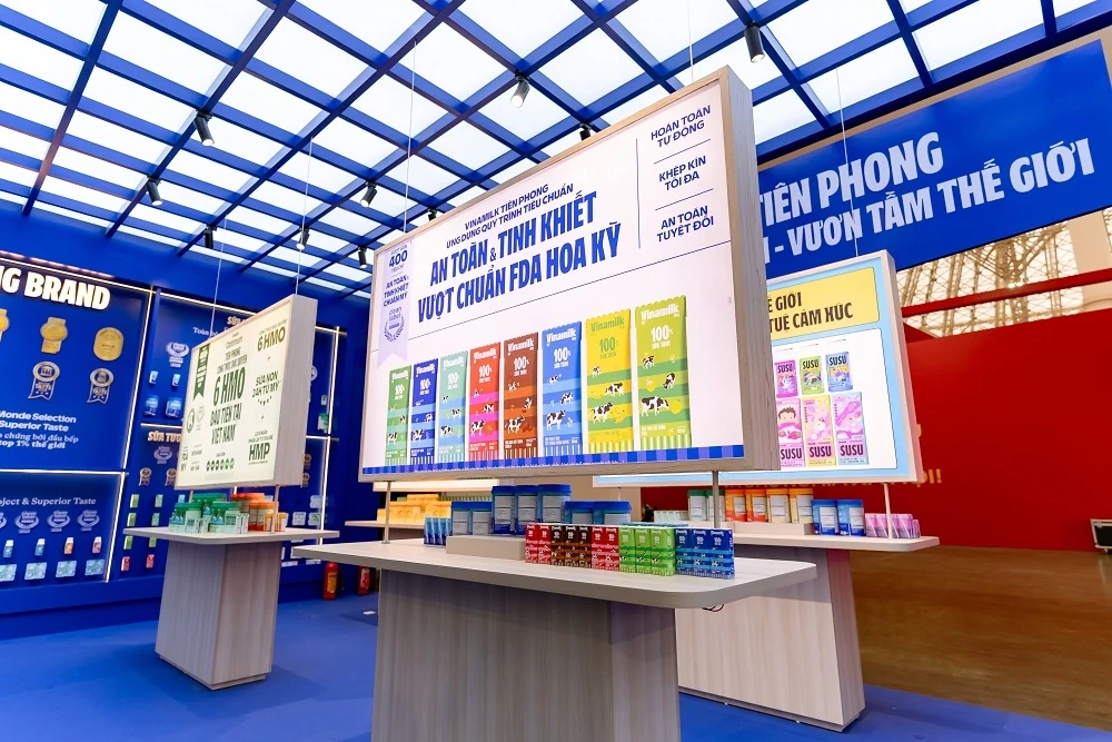 Giữ vững vị thế sữa “quốc dân”, Vinamilk “gặt” cùng lúc chứng nhận Tinh khiết chuẩn Mỹ và giải thưởng Vị ngon Thượng hạng