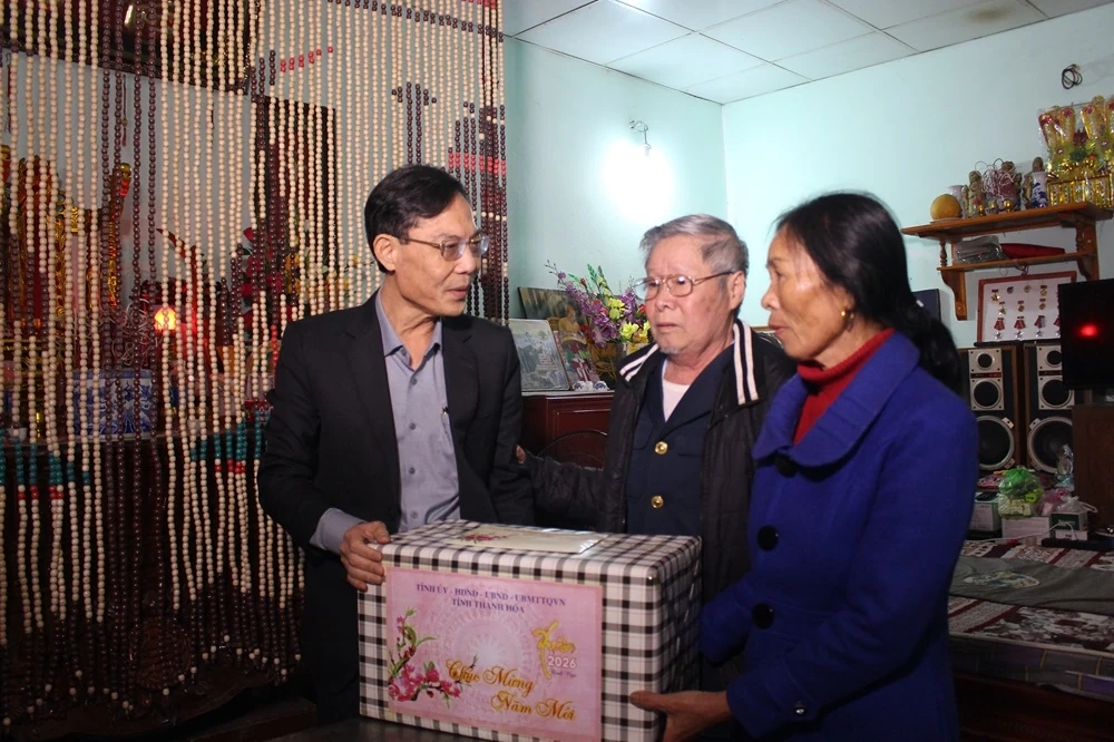 Phó Chủ tịch UBND tỉnh Đầu Thanh Tùng kiểm tra tình hình sản xuất, đời sống Nhân dân các xã Lưu Vệ, Nông Cống