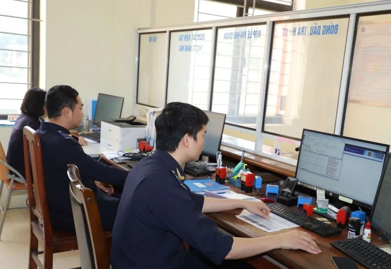 Chống buôn lậu, gian lận thương mại, hàng cấm qua Cửa khẩu quốc tế Na Mèo dịp Tết