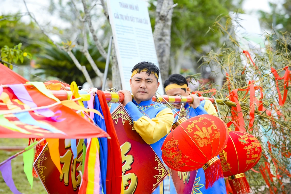 Tái hiện lễ thượng nêu, gìn giữ hồn Tết Việt tại Thành Nhà Hồ