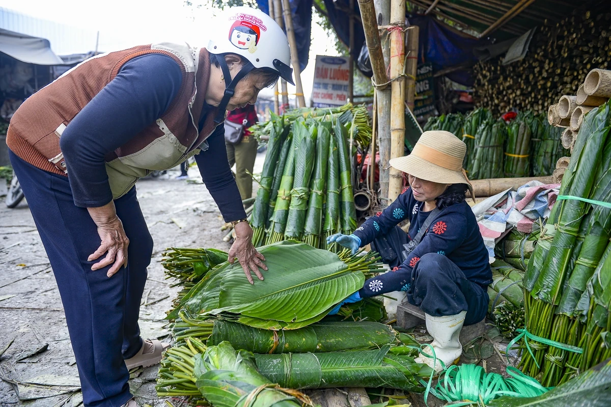 Lá dong, lạt giang rộn ràng về phố
