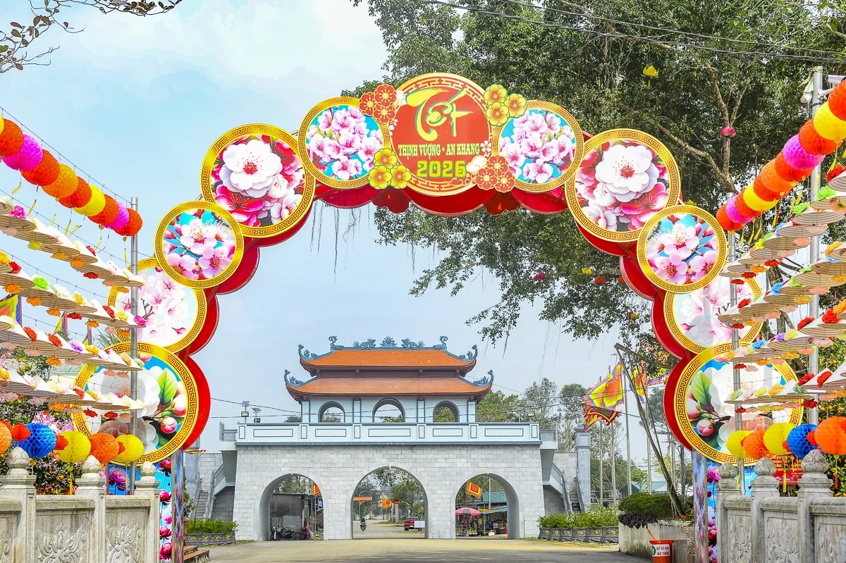 Phủ Na rực rỡ diện mạo mới, sẵn sàng đón xuân Bính Ngọ