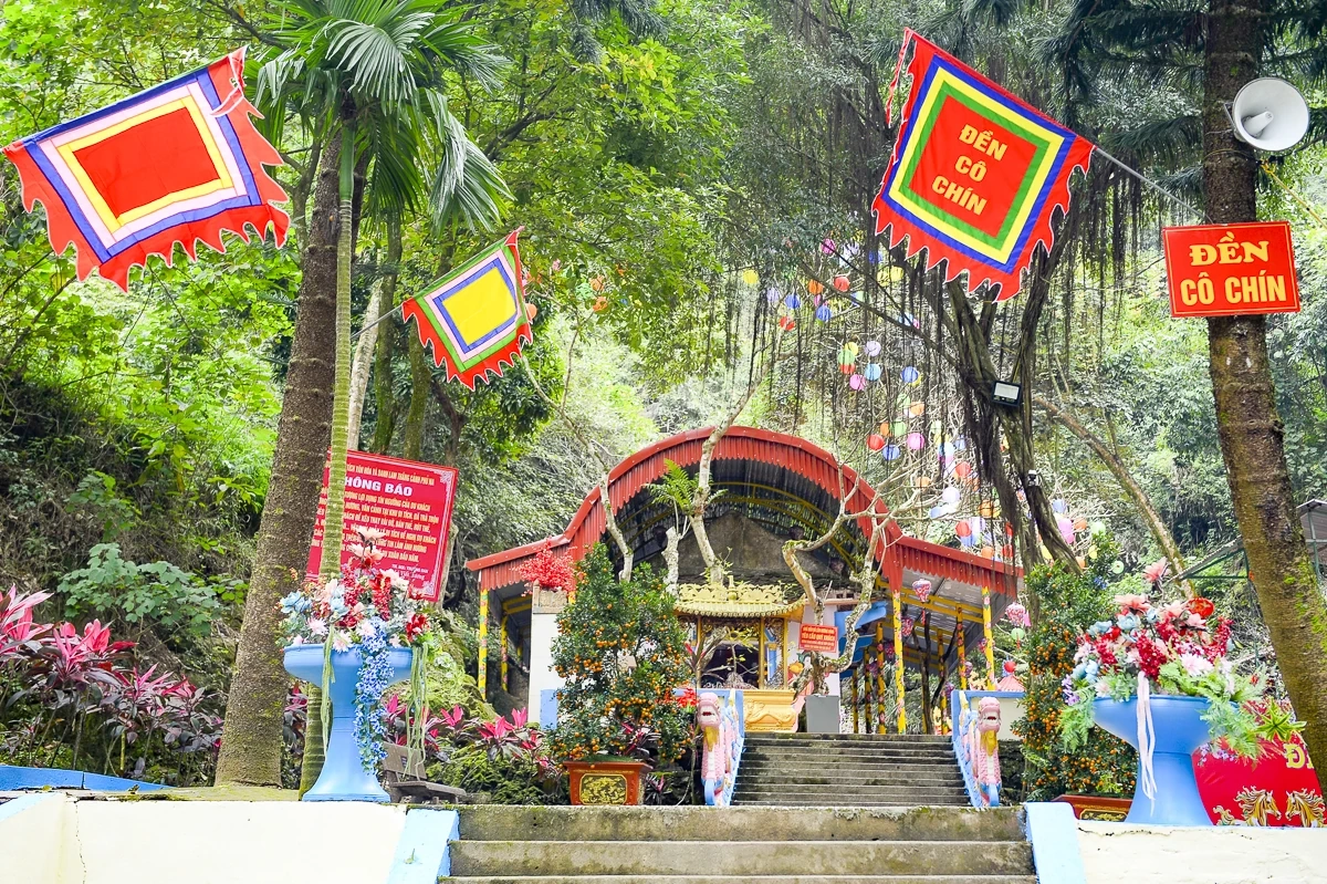 Phủ Na rực rỡ diện mạo mới, sẵn sàng đón xuân Bính Ngọ