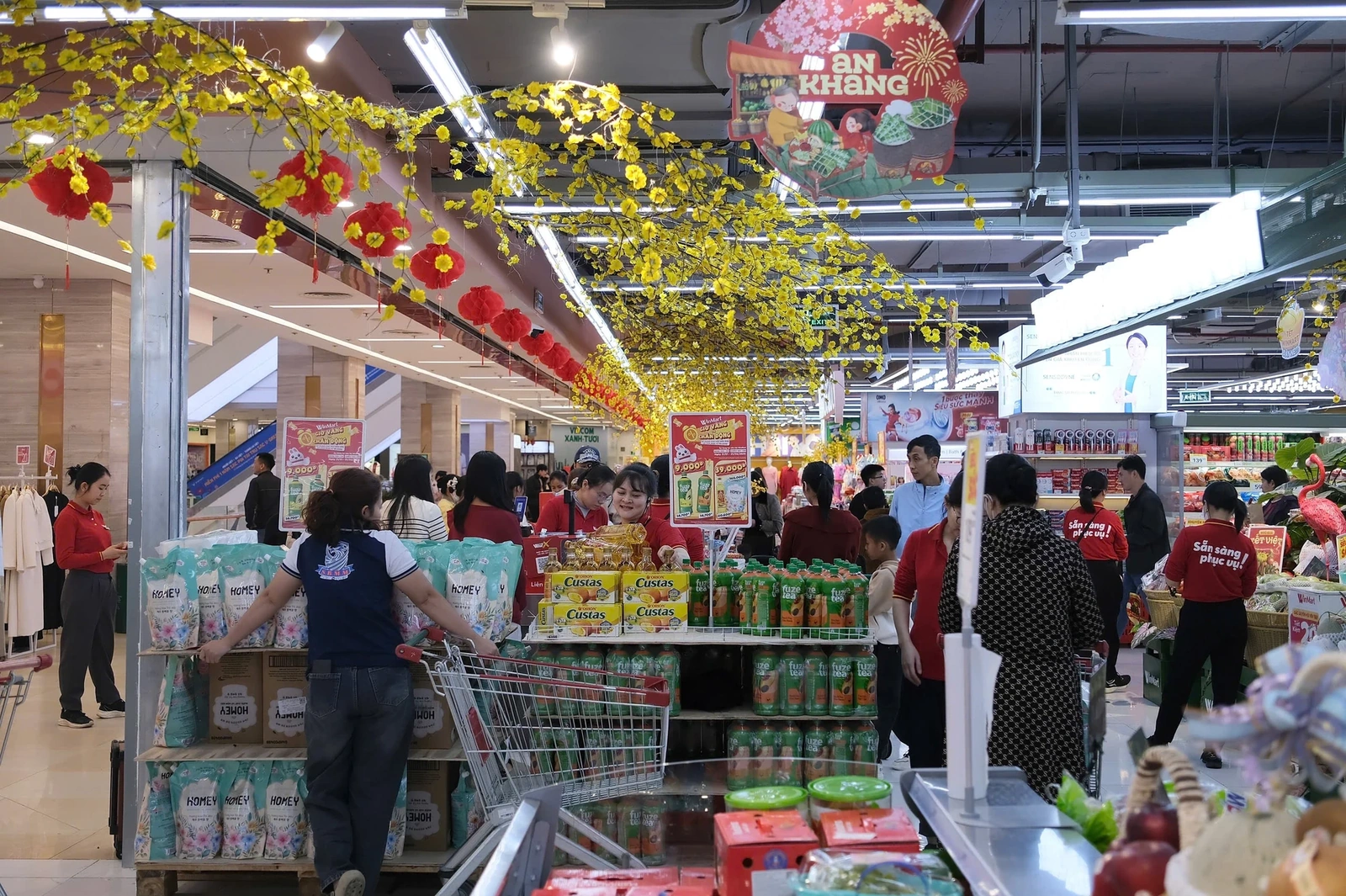 Từ cao điểm mua sắm đến tiêu dùng bền vững: Những chuyển động của thị trường ngày giáp Tết