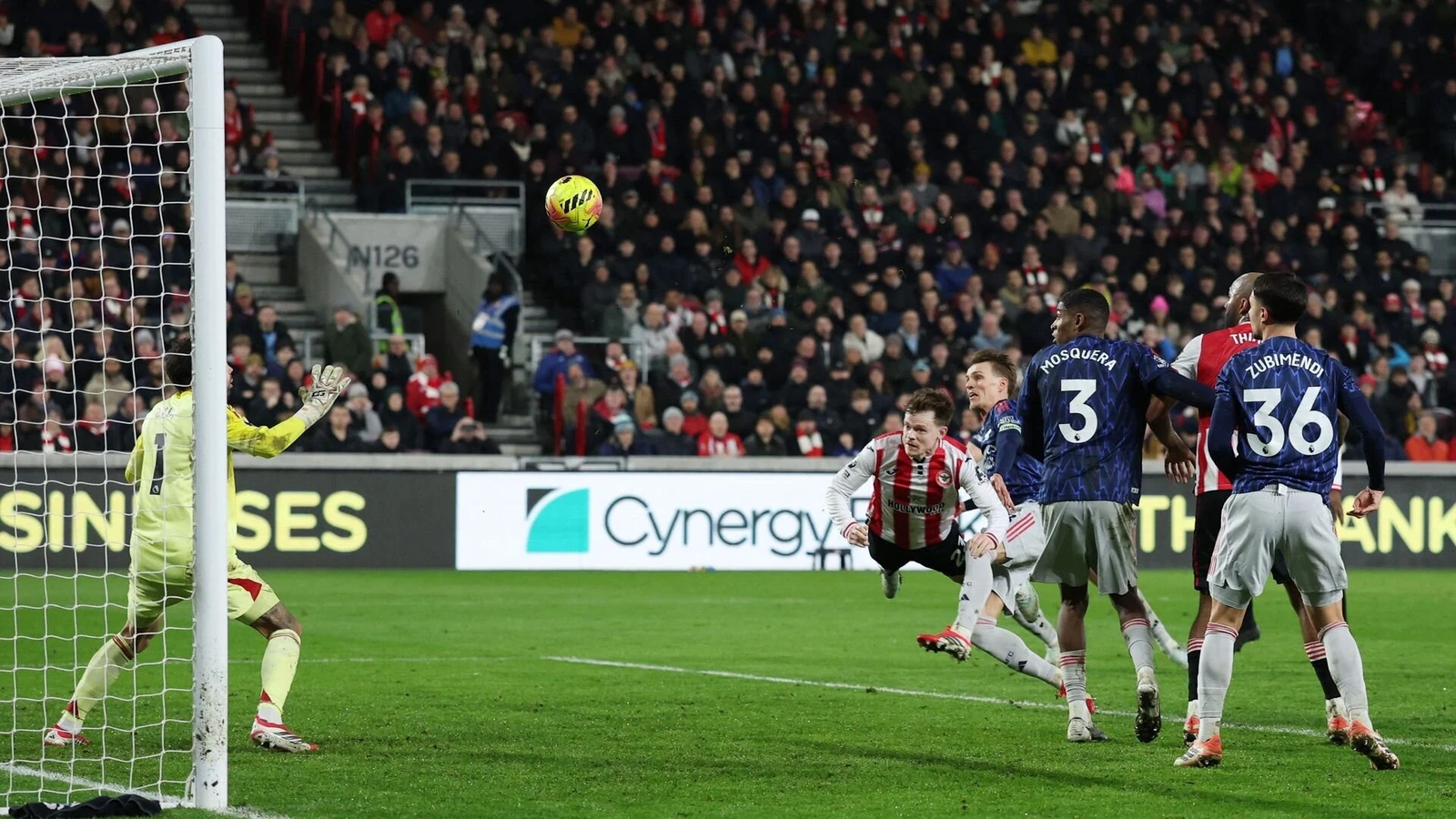 Tiến Linh, Bùi Tiến Dũng ủng hộ Đông Á Thanh Hóa vượt khó; Arsenal sẩy chân, cuộc đua vô địch thêm căng thẳng