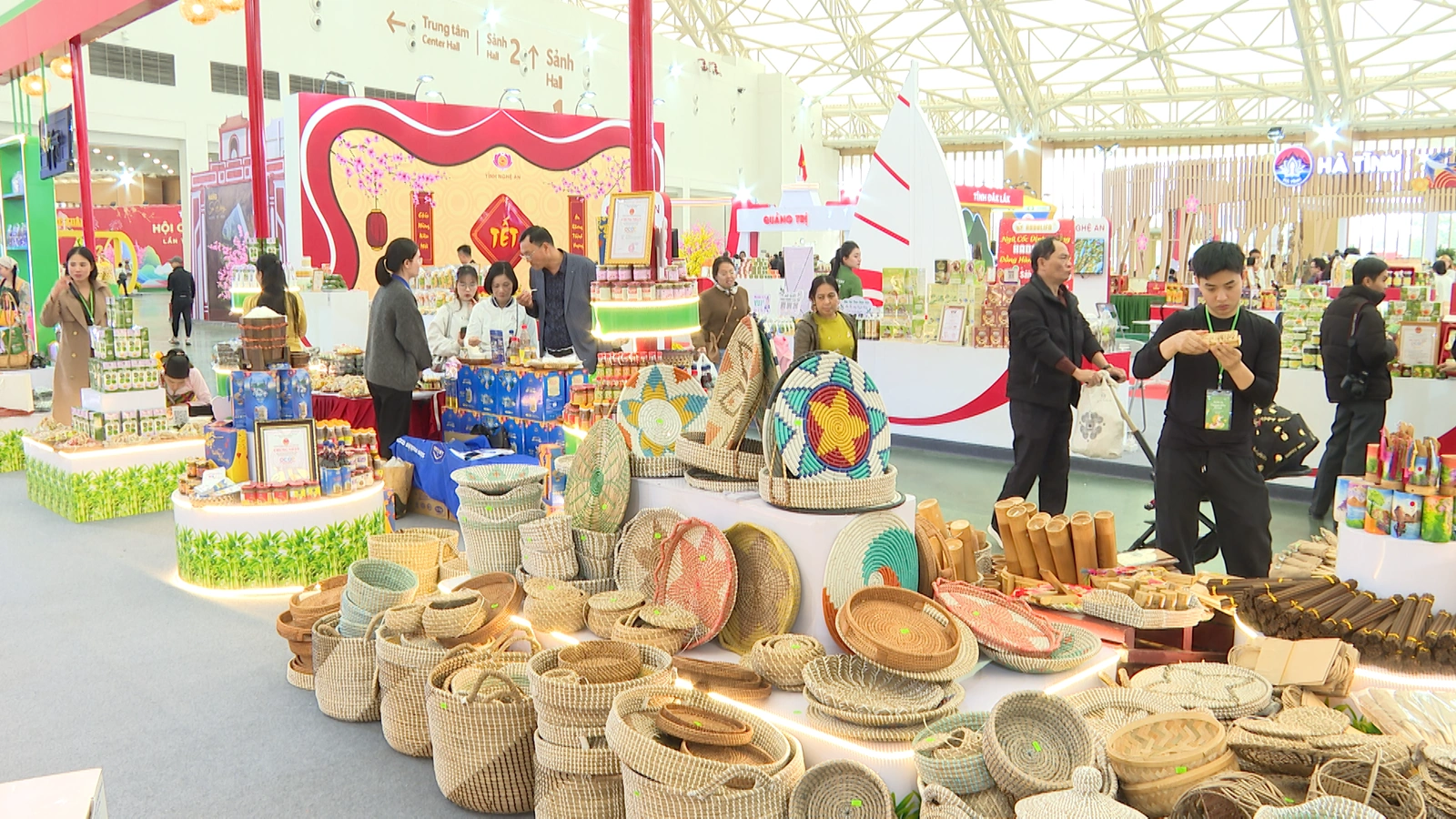 Gần 25 nghìn lượt khách tham quan gian hàng Thanh Hóa tại Hội chợ Mùa Xuân