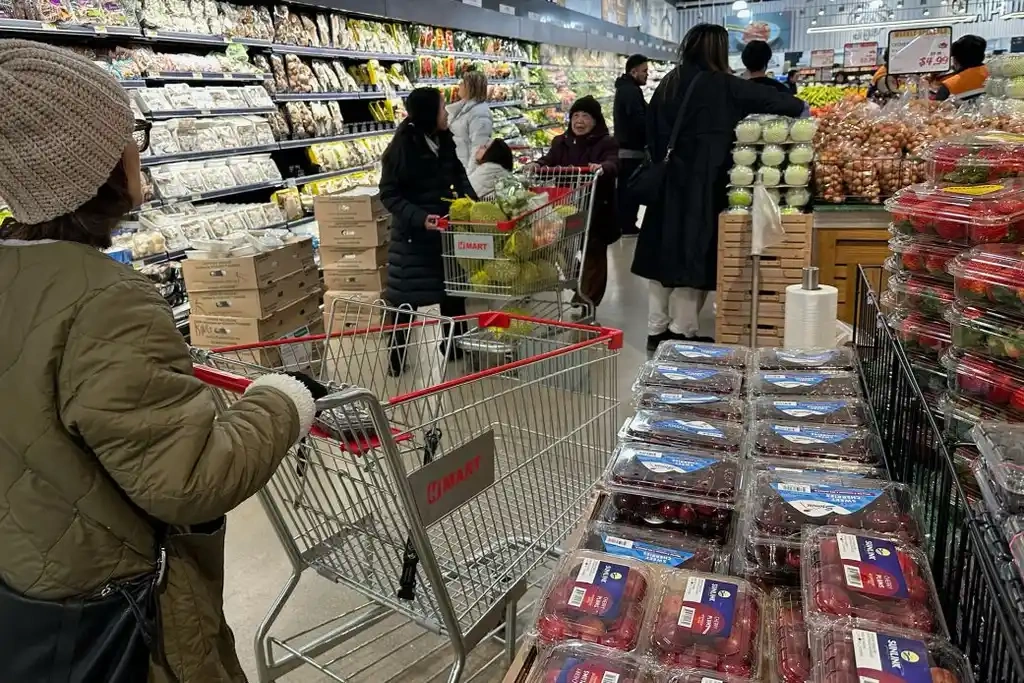 Doanh nghiệp và người tiêu dùng Mỹ gánh chịu 90% chi phí thuế quan bổ sung