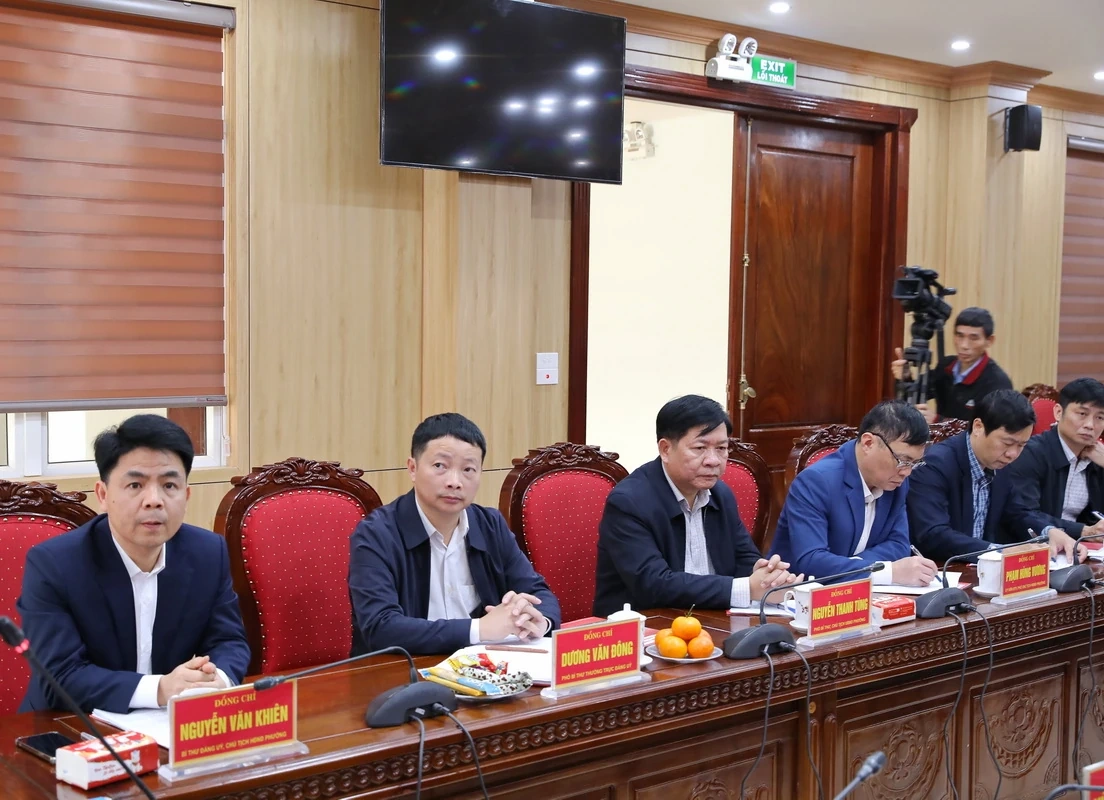 Bí thư Tỉnh ủy Nguyễn Doãn Anh kiểm tra công tác chăm lo Tết, dự ra quân sản xuất đầu xuân tại phường Bỉm Sơn