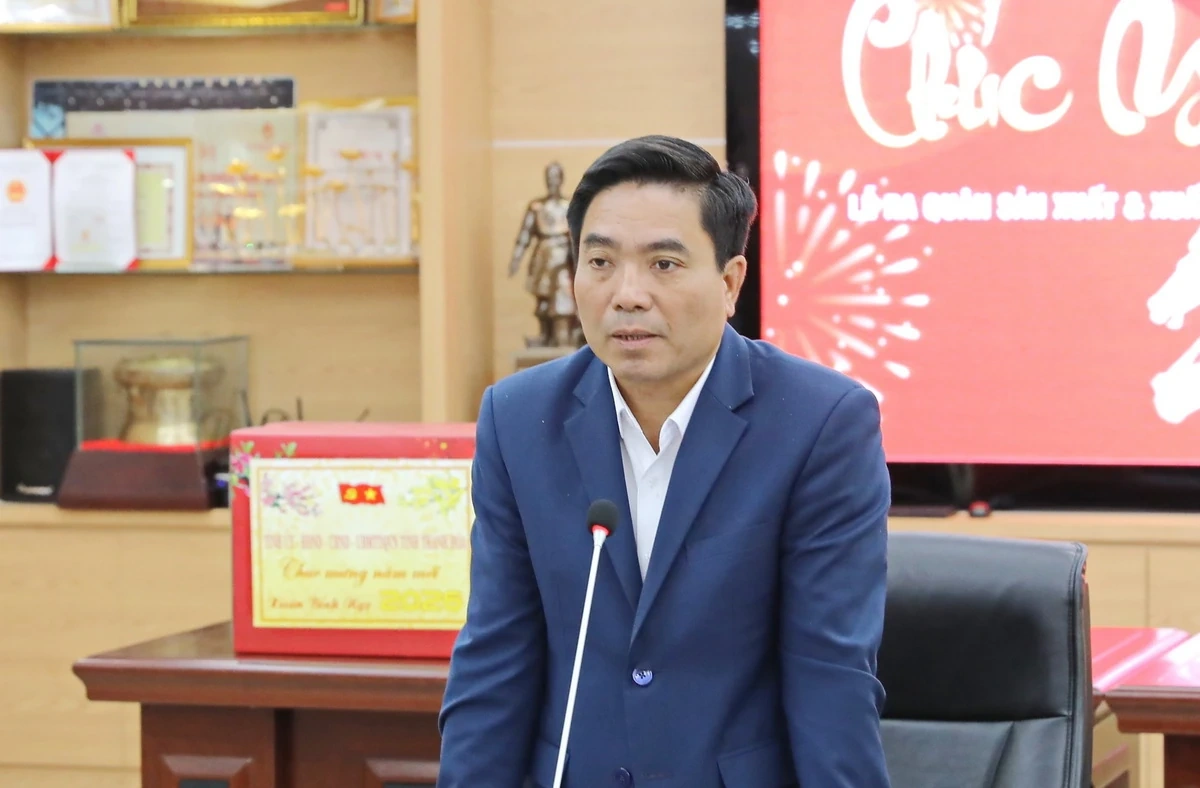 Bí thư Tỉnh ủy Nguyễn Doãn Anh kiểm tra công tác chăm lo Tết, dự ra quân sản xuất đầu xuân tại phường Bỉm Sơn