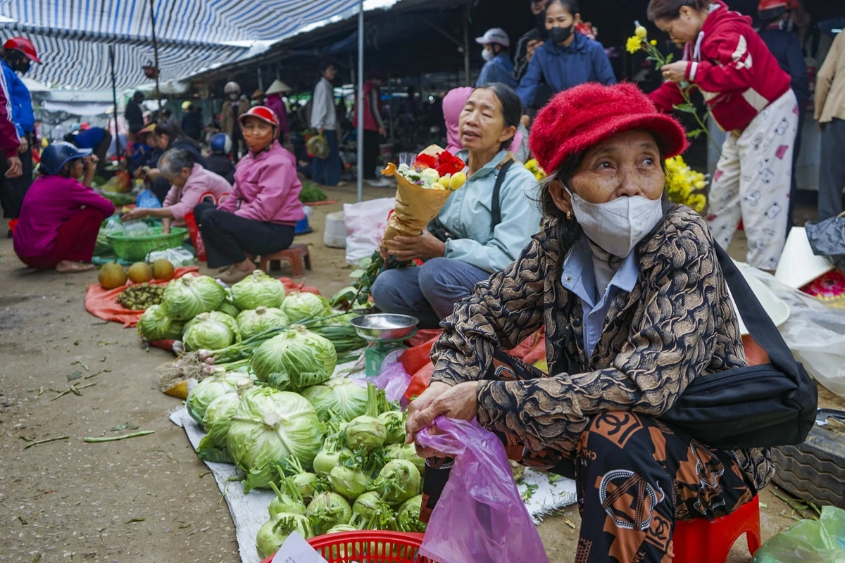 Chợ quê những ngày chạm ngõ mùa xuân