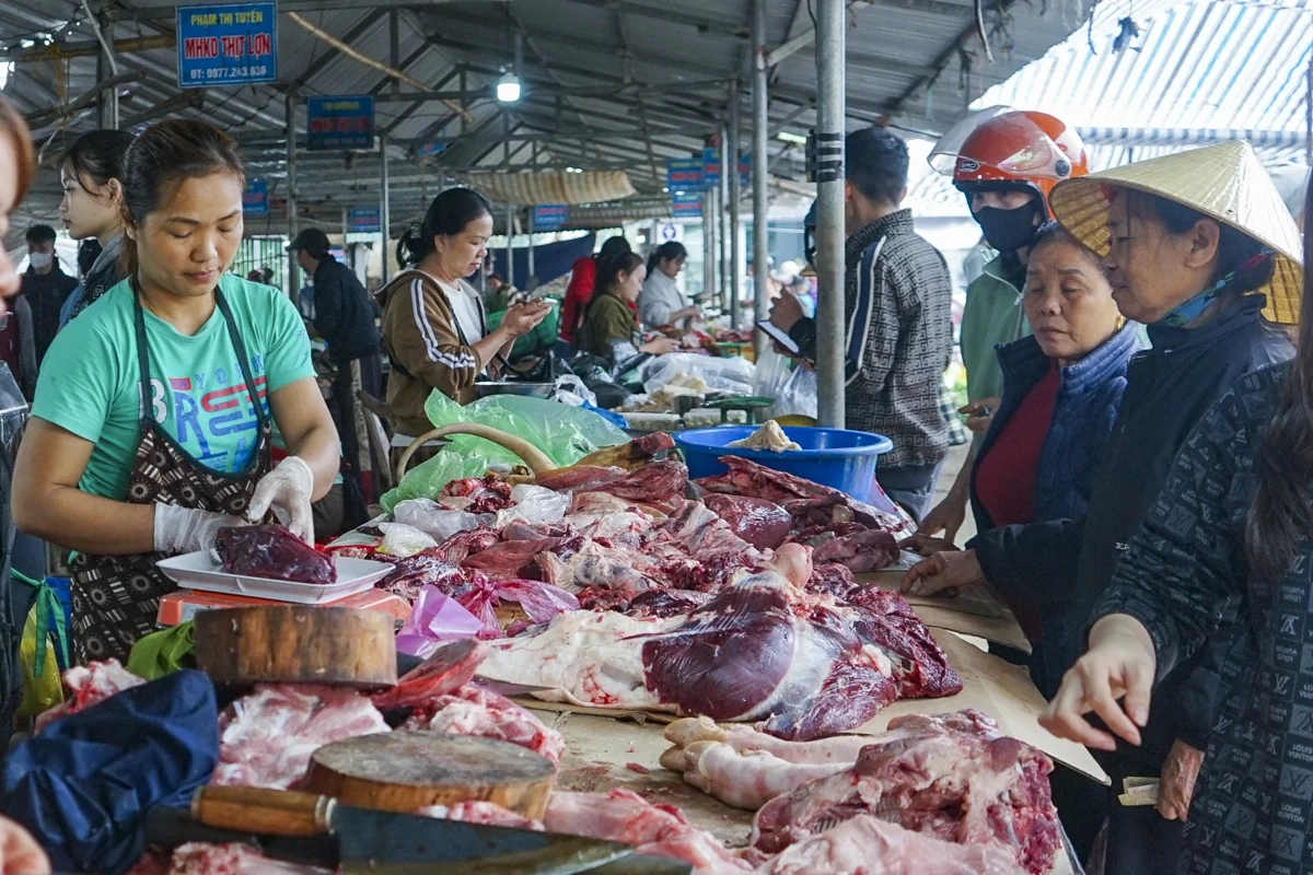 Chợ quê những ngày chạm ngõ mùa xuân