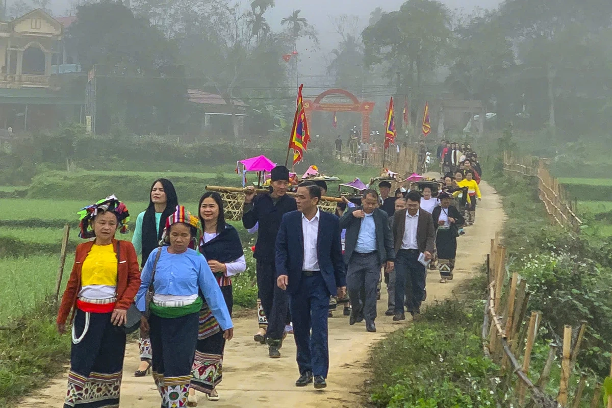 Về hang Mường nghe bản anh hùng ca Nàng Han giữa sương xuân