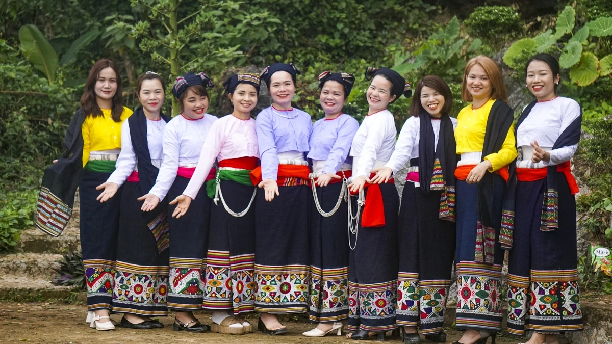 Về hang Mường nghe bản anh hùng ca Nàng Han giữa sương xuân