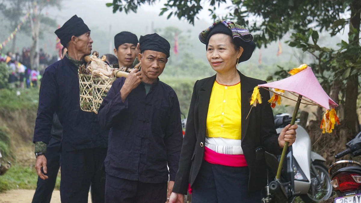 Về hang Mường nghe bản anh hùng ca Nàng Han giữa sương xuân